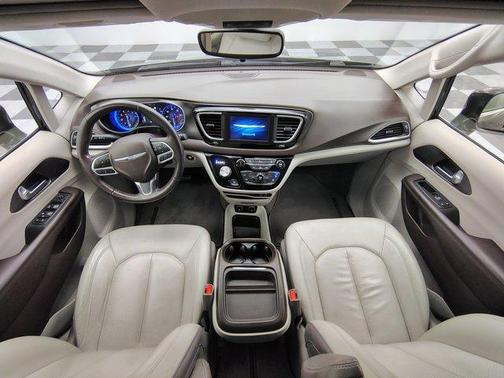 2018 Chrysler Pacifica Touring-L