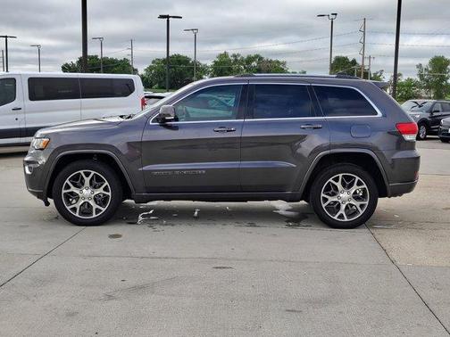 2018 Jeep Grand Cherokee Sterling Edition