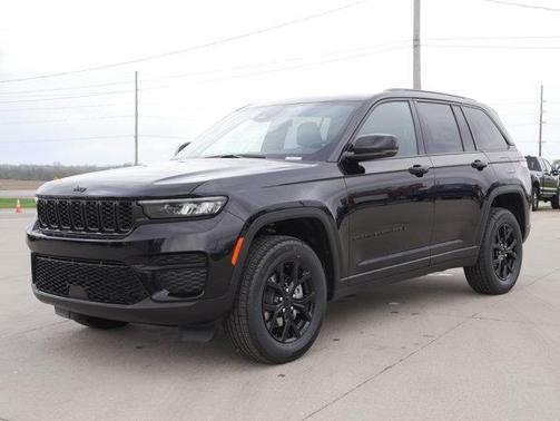 2025 Jeep Grand Cherokee Laredo