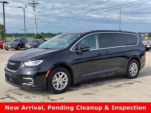 2024 Chrysler Pacifica Touring-L