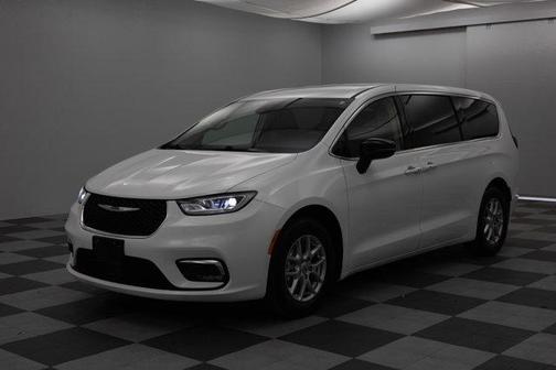 2024 Chrysler Pacifica Touring-L