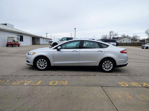 2016 Ford Fusion S