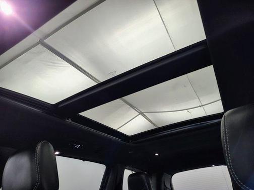 Diamond Black 2025 Chrysler Pacifica Limited