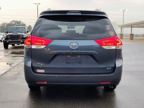 2014 Toyota Sienna XLE