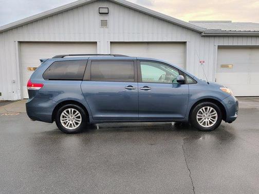 2014 Toyota Sienna XLE