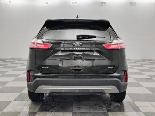 Agate Black Metallic 2024 Ford Edge SEL