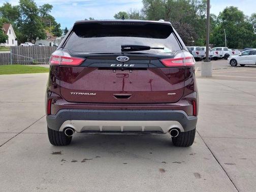 2022 Ford Edge Titanium
