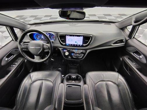 2021 Chrysler Pacifica Touring-L