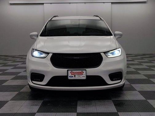 2021 Chrysler Pacifica Touring-L