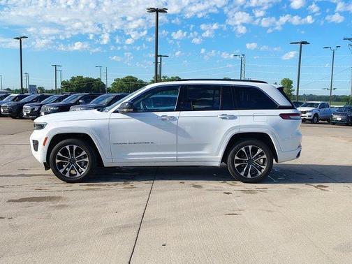 2022 Jeep Grand Cherokee Overland