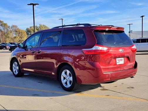 2015 Toyota Sienna LE