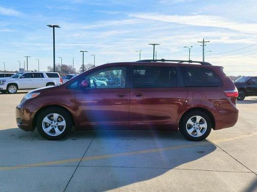 2015 Toyota Sienna LE