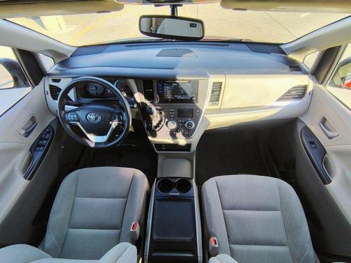 2015 Toyota Sienna LE