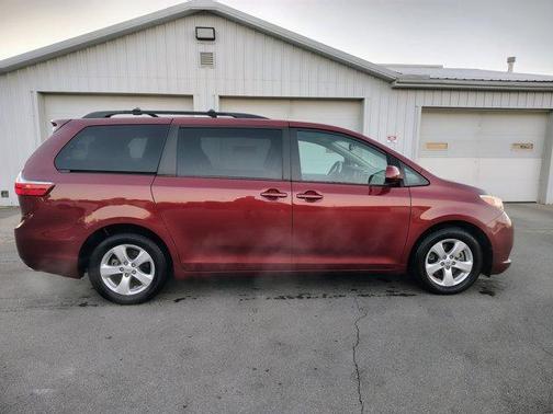 2015 Toyota Sienna LE