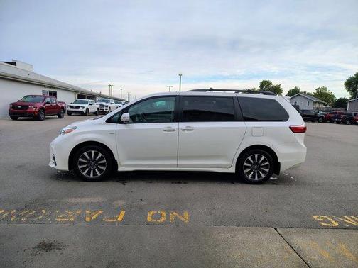 2019 Toyota Sienna Limited