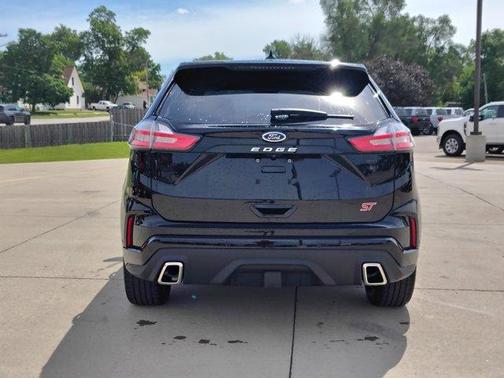 2022 Ford Edge ST