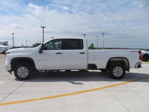 Photo 5 of 14 of 2022 Chevrolet Silverado 2500 WT