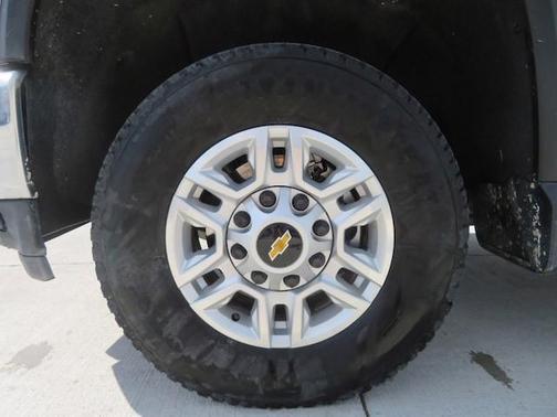 Photo 4 of 14 of 2022 Chevrolet Silverado 2500 WT
