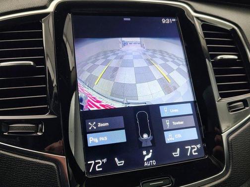 2018 Volvo XC90 T6 Momentum