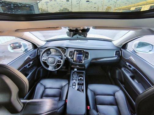 2018 Volvo XC90 T6 Momentum