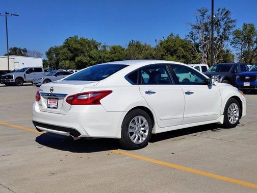 2016 Nissan Altima 2.5 S