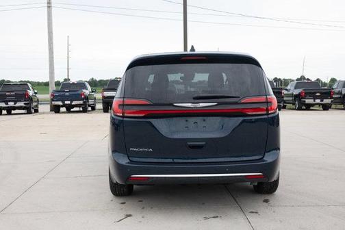 2024 Chrysler Pacifica Touring-L