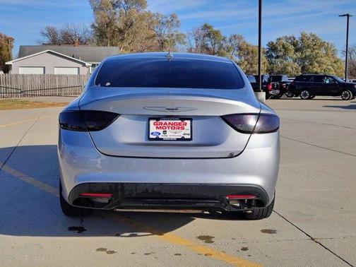 2015 Chrysler 200 S