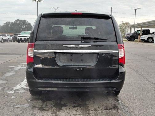 2014 Chrysler Town & Country S