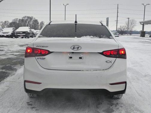 2022 Hyundai Accent SE
