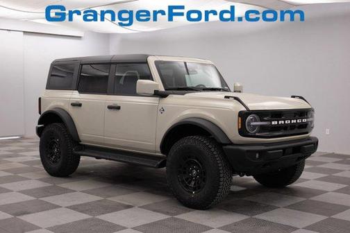 Desert Sand 2026 Ford Bronco Outer Banks