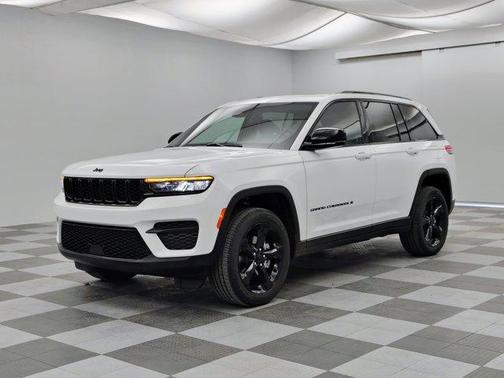 2025 Jeep Grand Cherokee Laredo