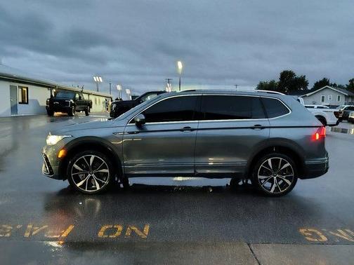 2022 Volkswagen Tiguan 2.0T SEL R-Line
