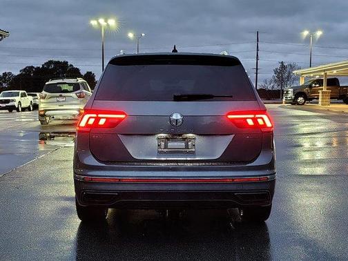 2022 Volkswagen Tiguan 2.0T SEL R-Line