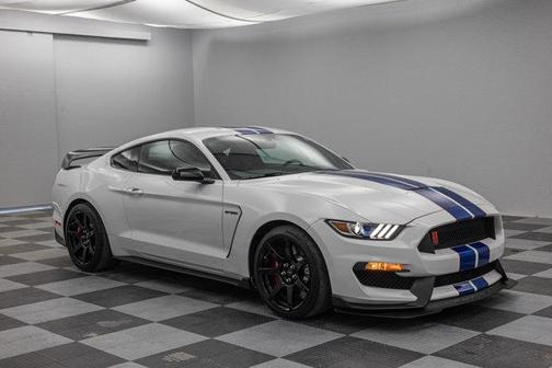 2017 Ford Shelby GT350 Base