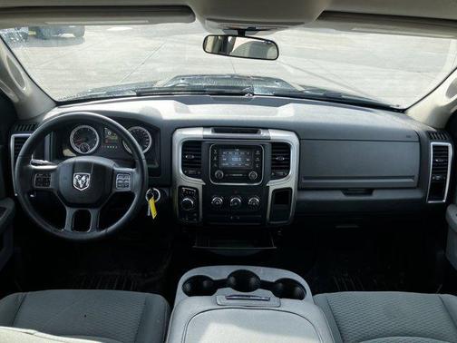 2017 RAM 1500 SLT