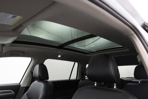 2021 Volkswagen Atlas 3.6 V6 SE w/ Technology R-Line