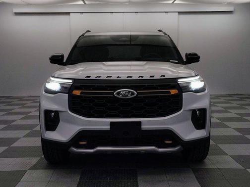 Space White Metallic 2026 Ford Explorer Tremor