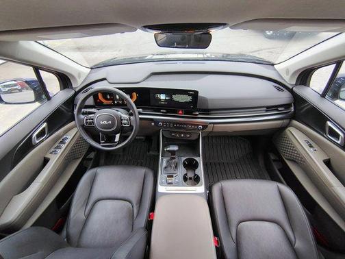 2025 Kia Carnival LXS