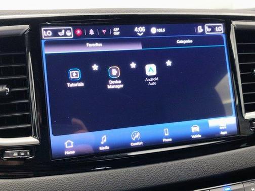 2025 Chrysler Voyager LX