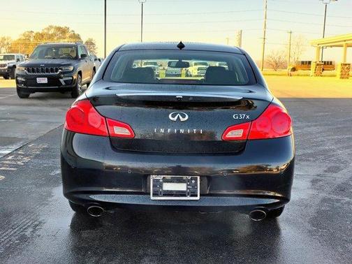 2010 INFINITI G37x Base