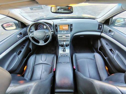 2010 INFINITI G37x Base