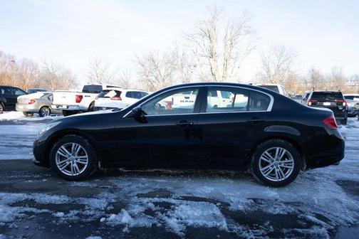 2010 INFINITI G37x Base