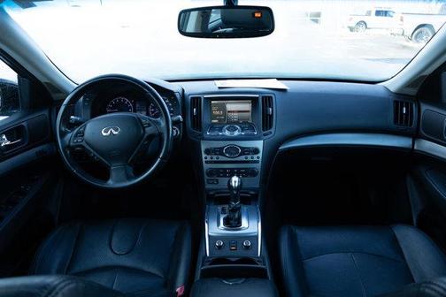 2010 INFINITI G37x Base