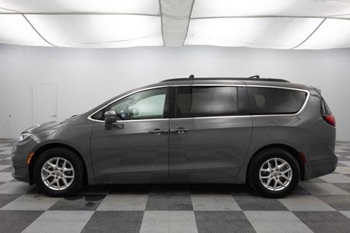 2022 Chrysler Pacifica Touring-L