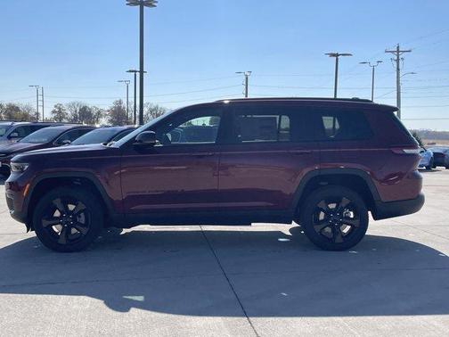 2025 Jeep Grand Cherokee L Laredo