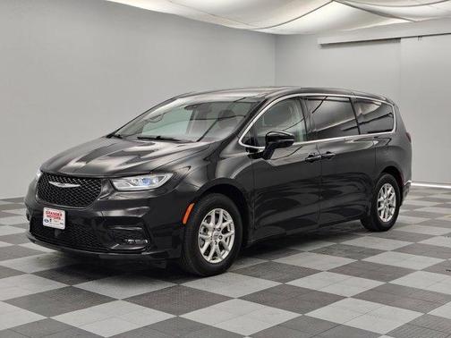 2024 Chrysler Pacifica Touring-L
