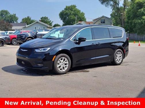 2024 Chrysler Pacifica Touring-L