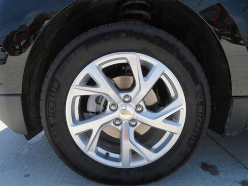 Photo 5 of 14 of 2020 Chevrolet Equinox Premier w/1LZ