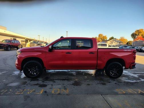 2023 Chevrolet Silverado 1500 Custom