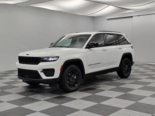 2025 Jeep Grand Cherokee Laredo